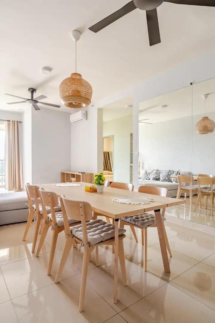 Suasana Residensi Damai Apartment Petaling Jaya Bagian luar foto